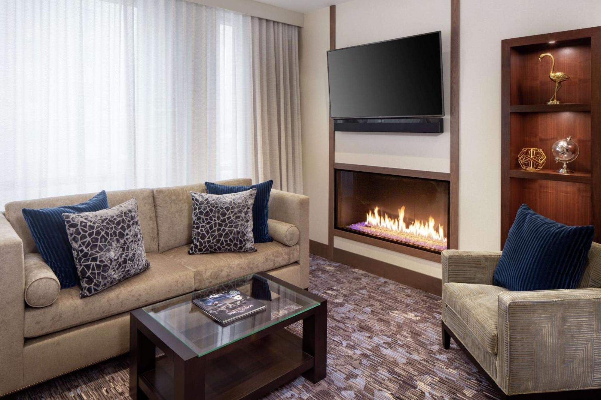 Hilton Rochester Mayo Clinic Area Экстерьер фото